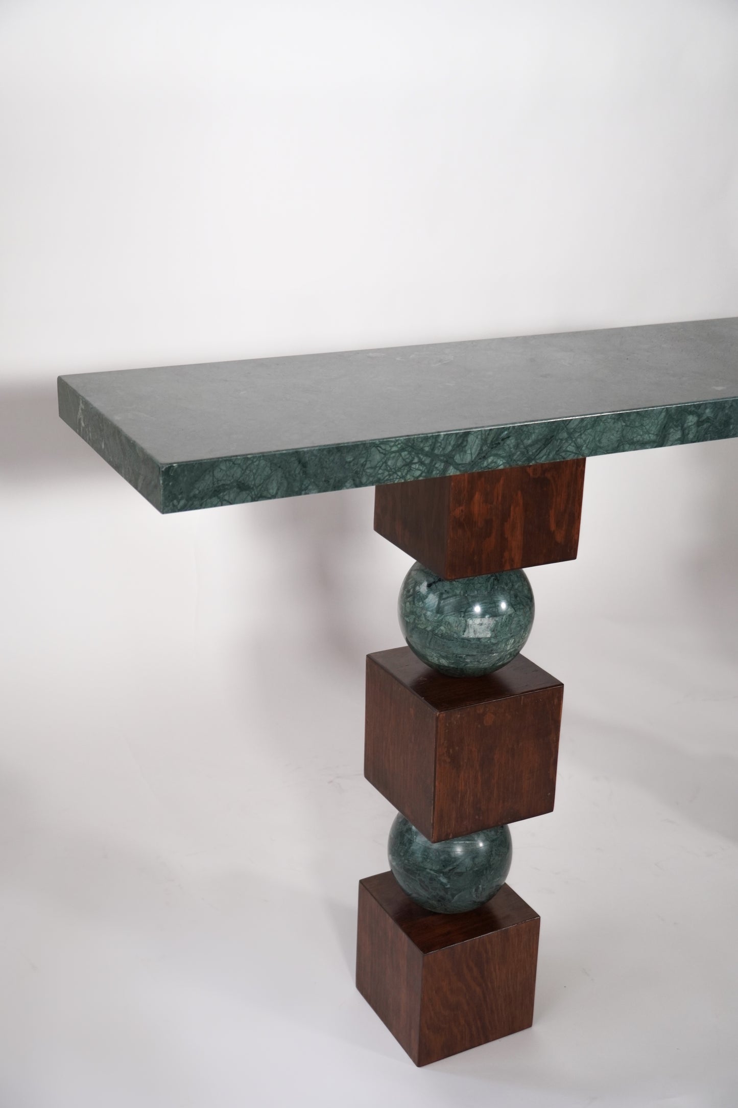 Consola Ánima mármol verde tikal